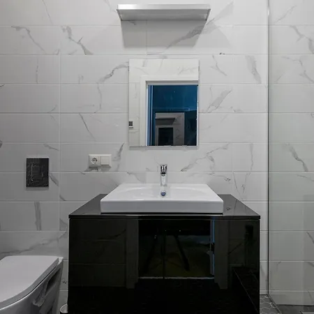 Modern Apartment In Riga Prestigious Quiet Center Exterior photo